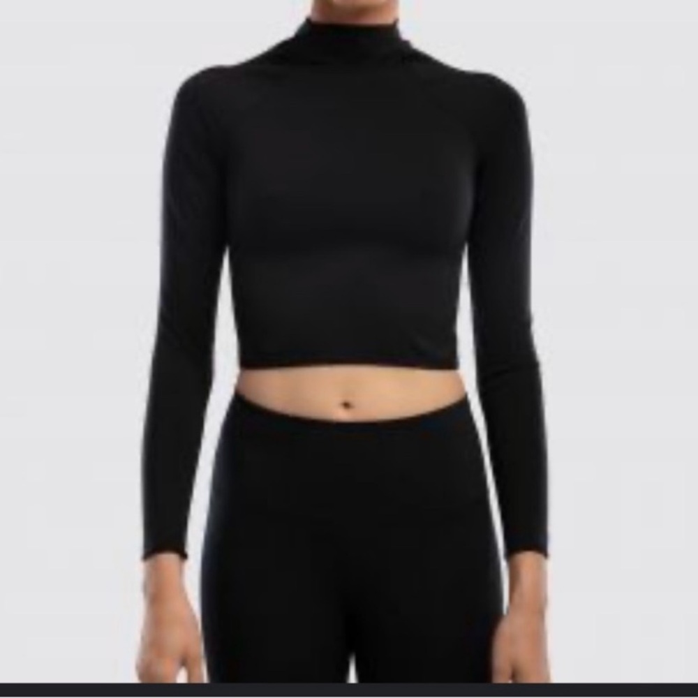 WONE The Rashee Mockneck Crop Top long Sleeve - Picture 1 of 8